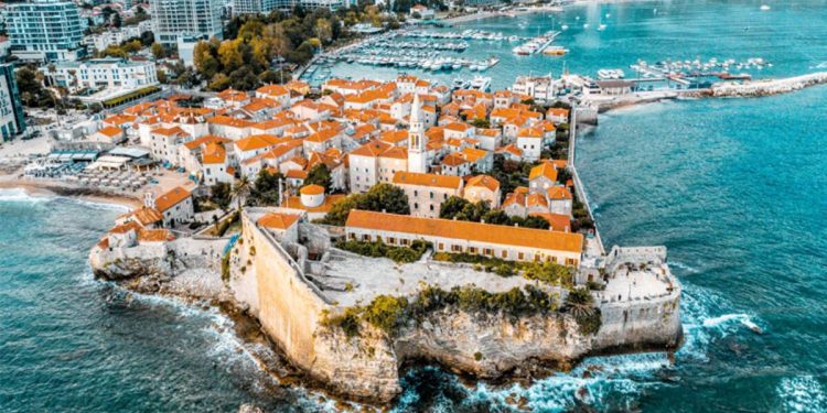 Vizeden korkan Balkanlara gidiyor