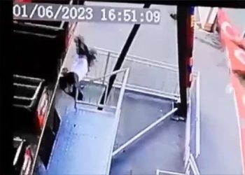 Yer Erzurum; hareket halindeki gondola binmeyen çalıştı, vefattan döndü