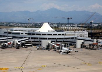 Yolcu kapasitesi 80 milyona çıkacak havalimanında bir yanda çalışma öteki yanda uçak trafiği