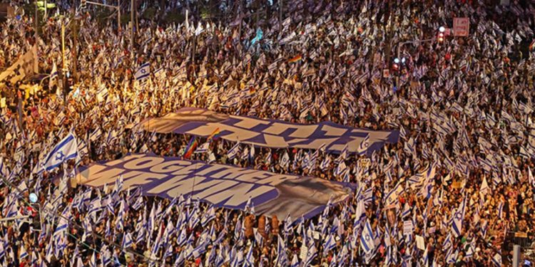 Yüz binlerce İsrailli yargı ıslahatı ve Filistinlilere yapılan şiddet için yürüdü