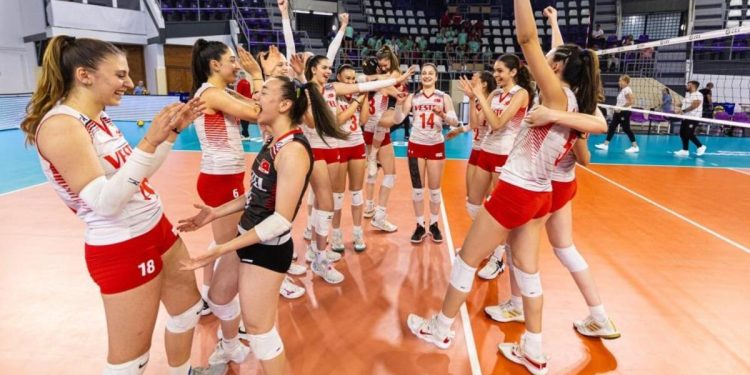 17 Yaş Altı Voleybol Kız Ulusal Ekibi, yarı finalde