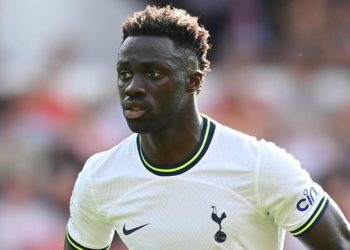 4 günde 9 uçuş yapan Erden Timur, Halil’den sonra Davinson Sanchez’i de bitirecek