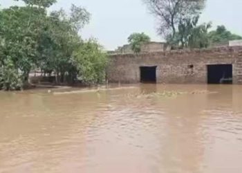 40 köy sular altında! Pakistan’da sel felaketi