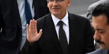 Bakan Şimşek: Gereken adımları atmaya devam edeceğiz