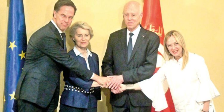 AB göçe karşı Tunus ile mutabakat yaptı