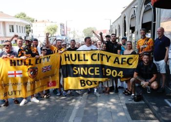 Acun Ilıcalı, Hull City taraftarlarını ağırladı