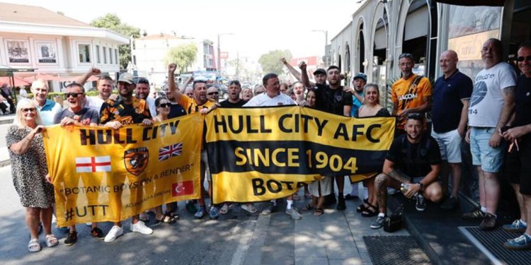 Acun Ilıcalı, Hull City taraftarlarını ağırladı