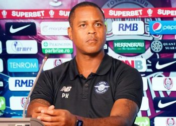 Adana Demirspor hocası Patrick Kluivert: Adım adım ilerlemek istiyoruz