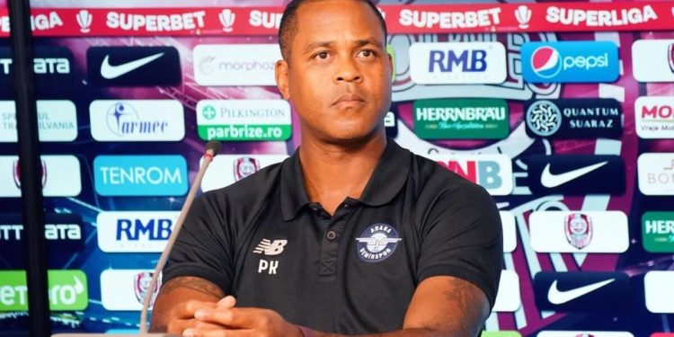 Adana Demirspor hocası Patrick Kluivert: Adım adım ilerlemek istiyoruz