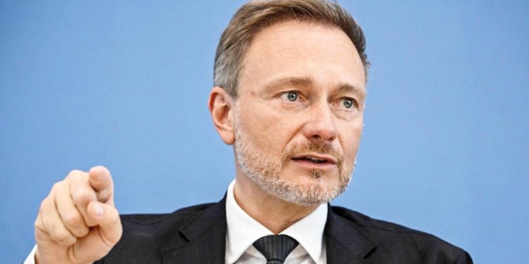 Almanya’da emeklilere davet ‘İşe dönün’