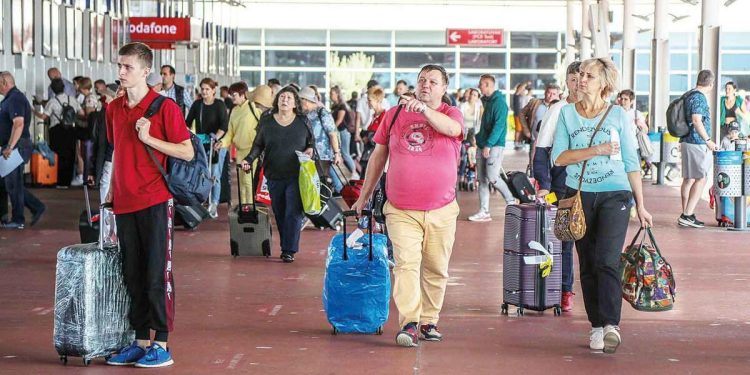 Antalya’da yolcu trafiği rekoru