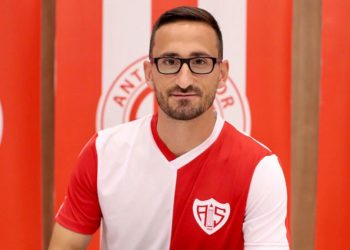 Antalyaspor, Erdoğan Yeşilyurt ve Jakub Kaluzinski transferlerini açıkladı