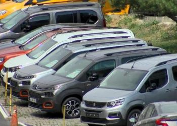 Araba ilanından sıfırları silen hilecilere ikaz: Ava giden avlanır