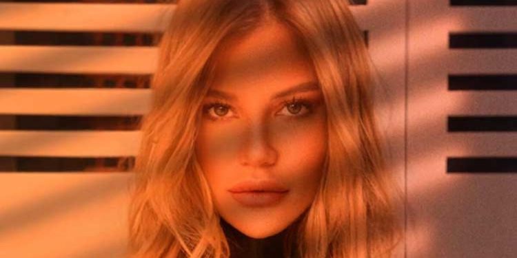 Aslı Turanlı’dan manalı bağış