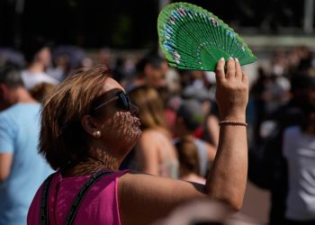 Avrupa kavuran sıcaklarla boğuşuyor