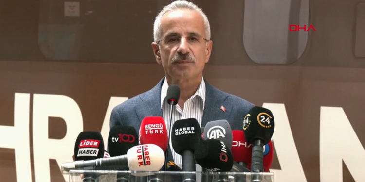 Bakan Uraloğlu, 15 Temmuz Demokrasi ve Ulusal Birlik Treni’ni uğurluyor