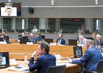 Bakanlar stratejik düşünüyor: AB’de yapan hava