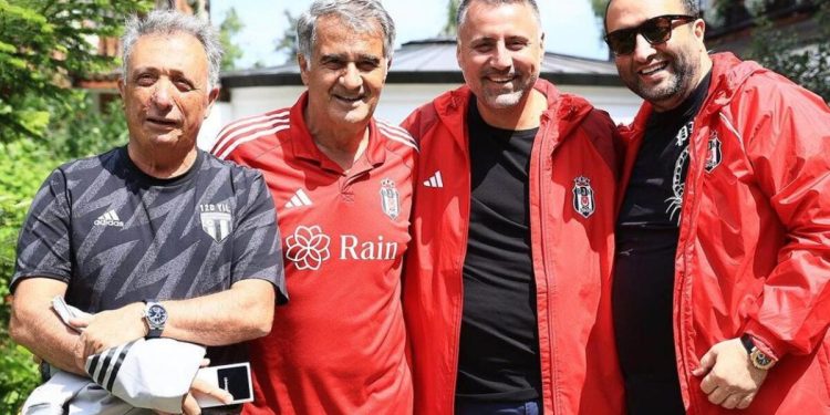 Beşiktaş Lideri Çebi ve idare, kampta gruba moral verdi