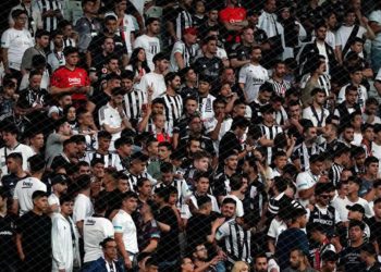 Beşiktaş – Tirana maçında ‘Yönetim istifa’ tezahüratları