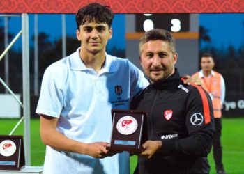 Beşiktaş’ın 16 yaşındaki oyuncusu Mustafa Erhan Hekimoğlu için övgü dolu tabirler: Satışa çıksa pahası 50 milyon Euro’dan başlar