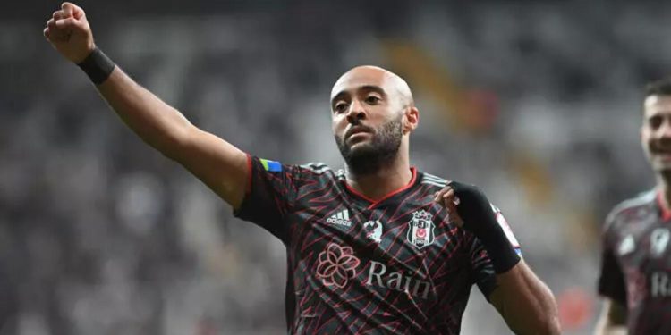 Beşiktaş’ın 2.5 milyon Euro’luk teklifini kabul etmeyen Nathan Redmond veda etti