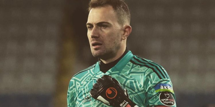 Beşiktaş’ta Mert Günok’un mukavelesi uzatıldı!
