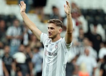 Beşiktaş’ta Şenol Güneş’in genç golcüsü Semih Kılıçsoy, topluluğa umut oldu! ‘Mehmet Özdilek ve Feyyaz Uçar karışımı’