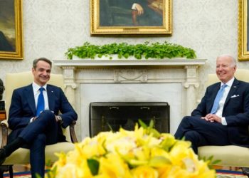 Biden ve Miçotakis telefonda görüştü