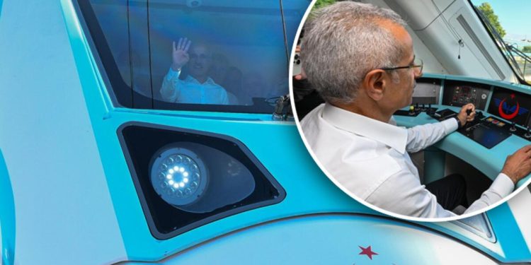 Birinci yerli ve ulusal süratli trende sona gerçek… Bakan Uraloğlu: 2025 yılında hizmete almayı hedefliyoruz