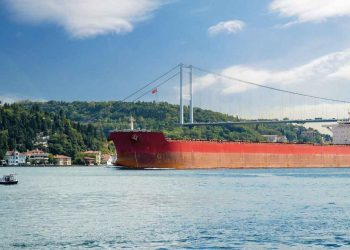 Boğazlardan artırımlı geçiş devri başladı