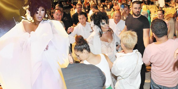 Bülent Ersoy’u locadan izlemek 45 bin TL