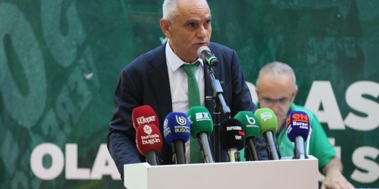 Bursaspor’un yeni lideri Recep Günay oldu! Gergin kongre…