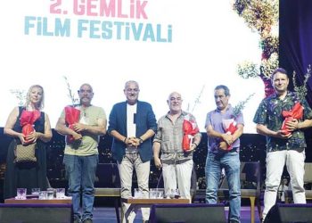 Bütün bayan rolleri klişe