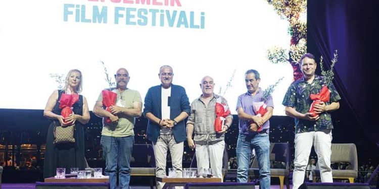 Bütün bayan rolleri klişe