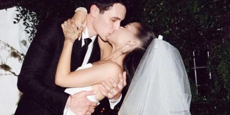 Büyük aşk iki yılda bitti: Kocası bekâr üzere yaşıyormuş!