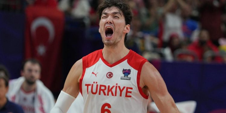 Cedi Osman, San Antonio Spurs’e takaslandı!