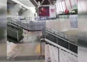 Çin’de dikkat çeken görünüm: Tren istasyonu sular altında kaldı