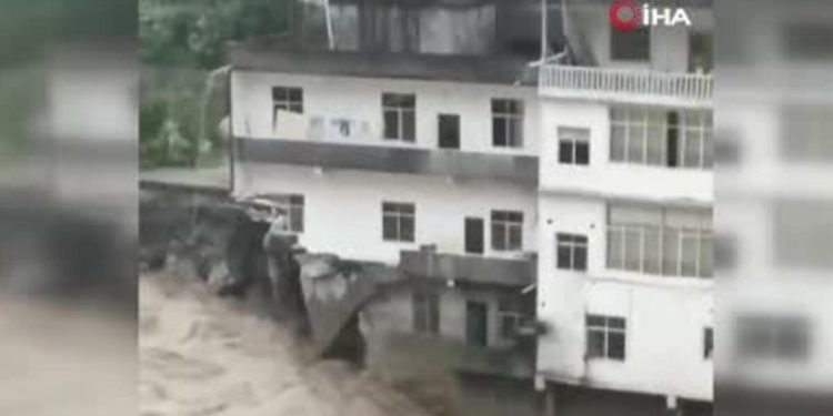 Çin’deki sel felaketi:15 kişi kayıp