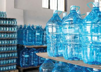 Damacanadan 1 bardak su 60 kuruşa doluyor