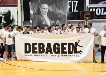 Denizli basketbolunda bir birinci yaşandı!