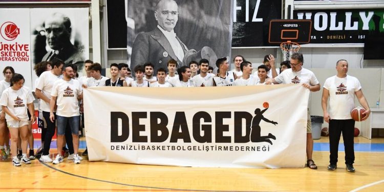 Denizli basketbolunda bir birinci yaşandı!