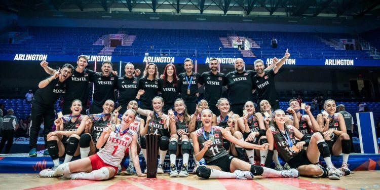 Dış basında Filenin Sultanları’nın şampiyonluğu geniş yer buldu! “Hak edilmiş bir zafer…”