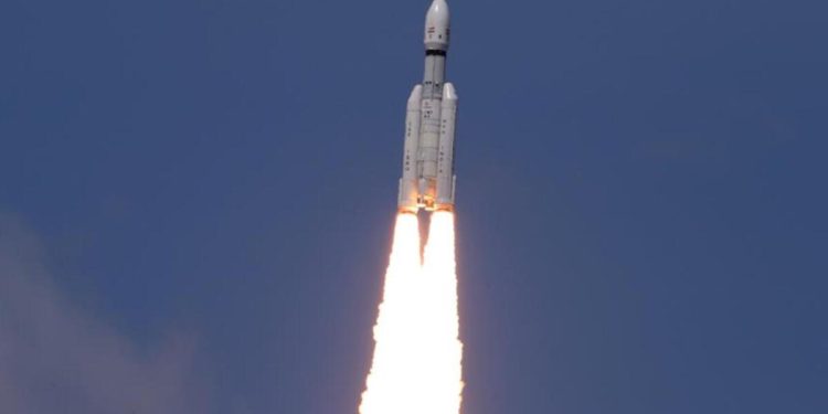 Dördündü ülke oldular: Hindistan, Ay’a insansız uzay aracı gönderdi