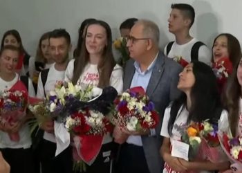 Dünya şampiyonu Filenin Sultanları yurda ! Üstündağ, Santarelli ve Eda Erdem’in açıklamaları…