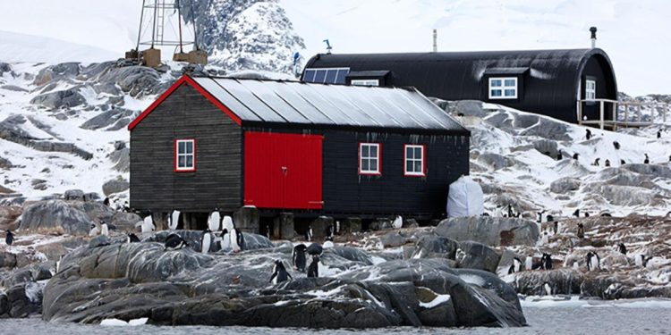 Dünyanın sonundaki postanede hayat nasıl geçiyor? Binlerce kişi başvurdu, yalnızca dördü kabul edildi…
