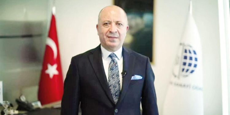 Endüstrici bayan emekçi eğitimine yük verdi