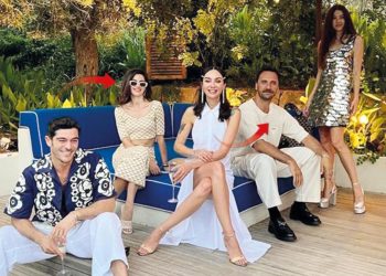 Eski sevgililer poz verdi