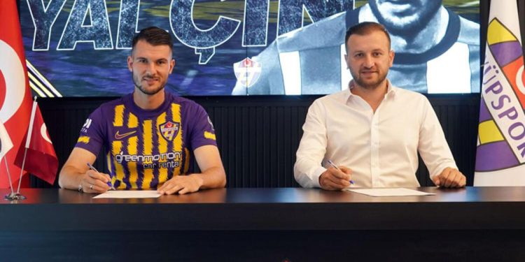 Eyüpspor, Robin Yalçın’ı renklerine bağladı
