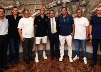 Fenerbahçe Beko’nun yeni transferi Yam Madar, Ali Koç ile buluştu