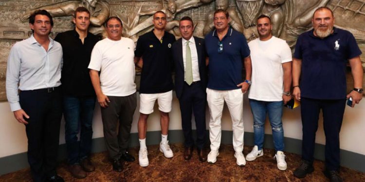 Fenerbahçe Beko’nun yeni transferi Yam Madar, Ali Koç ile buluştu